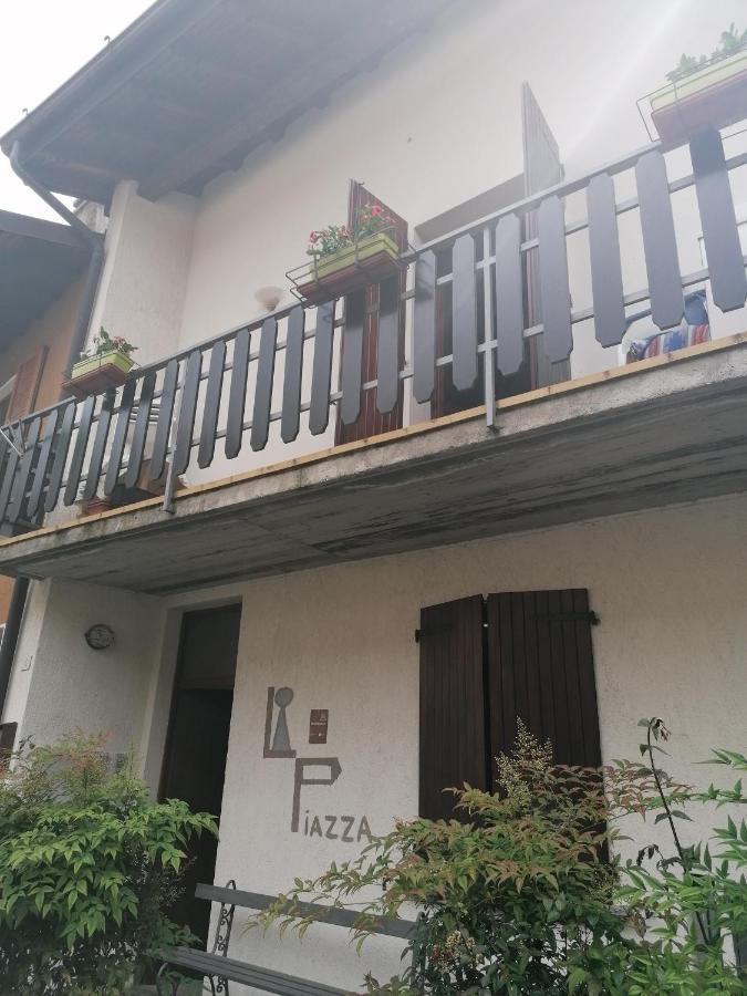 Casa Vacanze 'La Piazza' Villa Zone Exterior photo