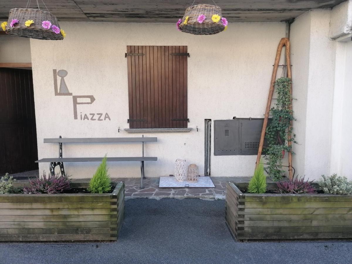 Casa Vacanze 'La Piazza' Villa Zone Exterior photo