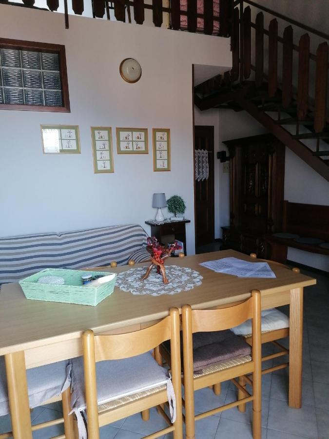 Casa Vacanze 'La Piazza' Villa Zone Exterior photo