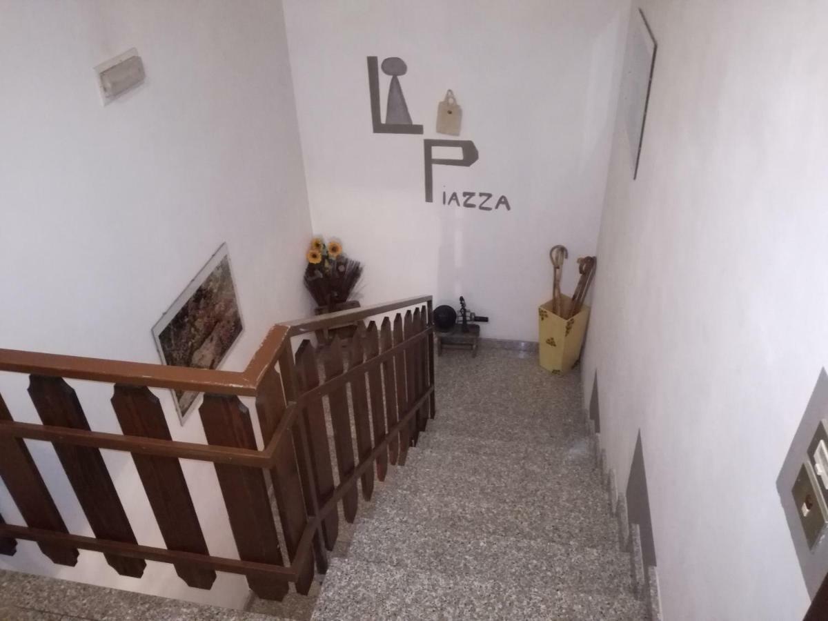 Casa Vacanze 'La Piazza' Villa Zone Exterior photo